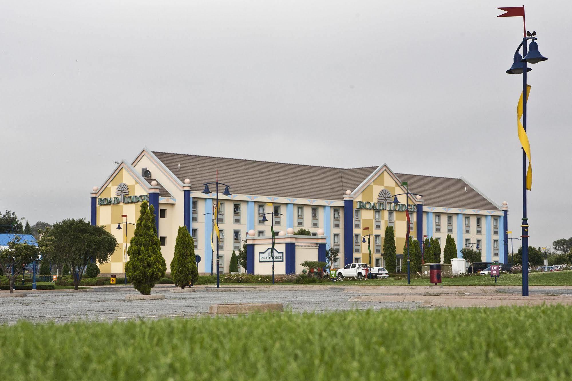Road Lodge Carnival City Brakpan Екстер'єр фото